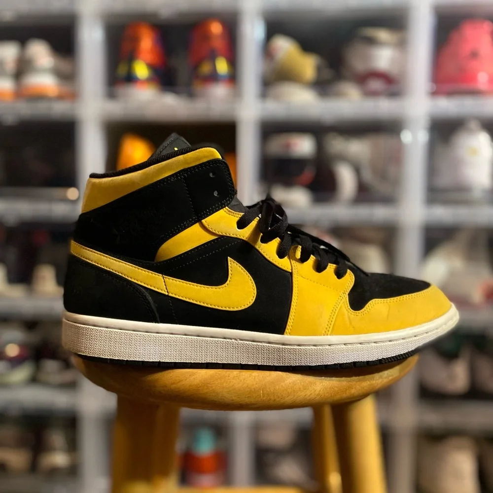 Jordan One Retro Mid New Love